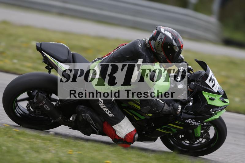 Archiv-2025/08 20.04.2025 Speer Racing ADR/Gruppe rot/backside